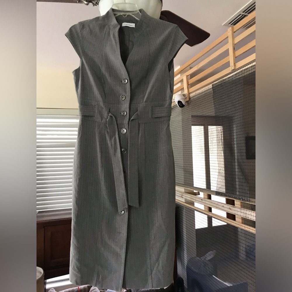 Calvin Klein size M Sleeveless Gray Button-Front Sheath Dress with Waist